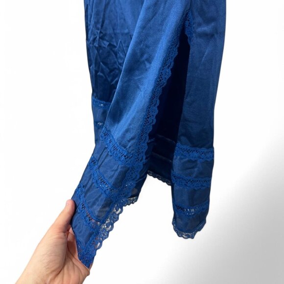 Camelot Slip Skirt Vintage Made‎ In USA Deep Blue Lace Trim And Slit Size M - Picture 5 of 6